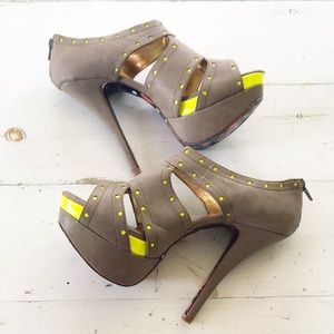 Betsey Johnson Luna Star Heels ~ NEW